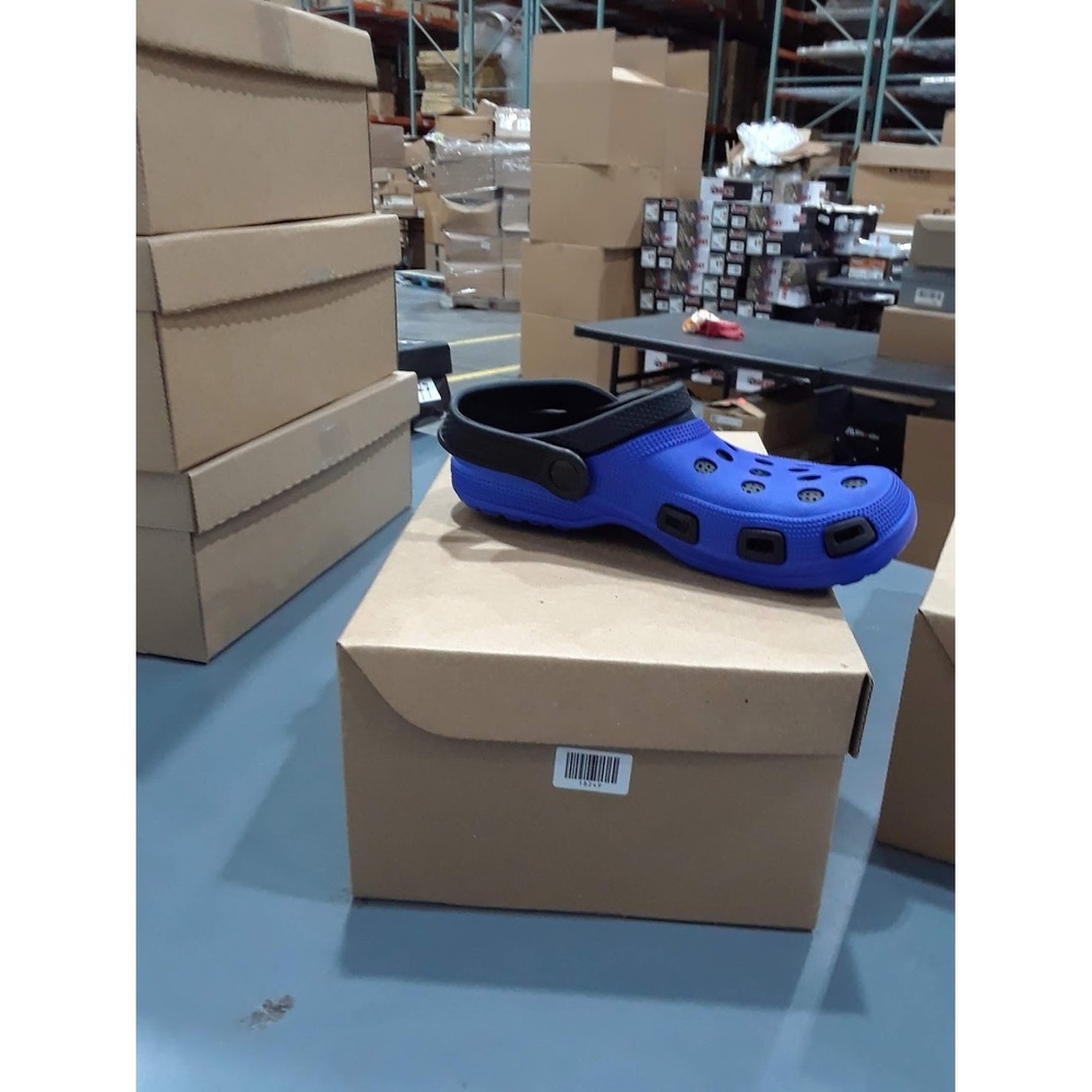 Generic Traending Tradres Men Navey Blue , Black Clogs